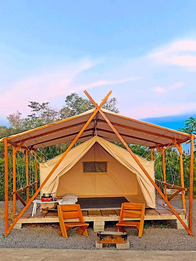 Отель Wawowow Tomohon Экстерьер фото