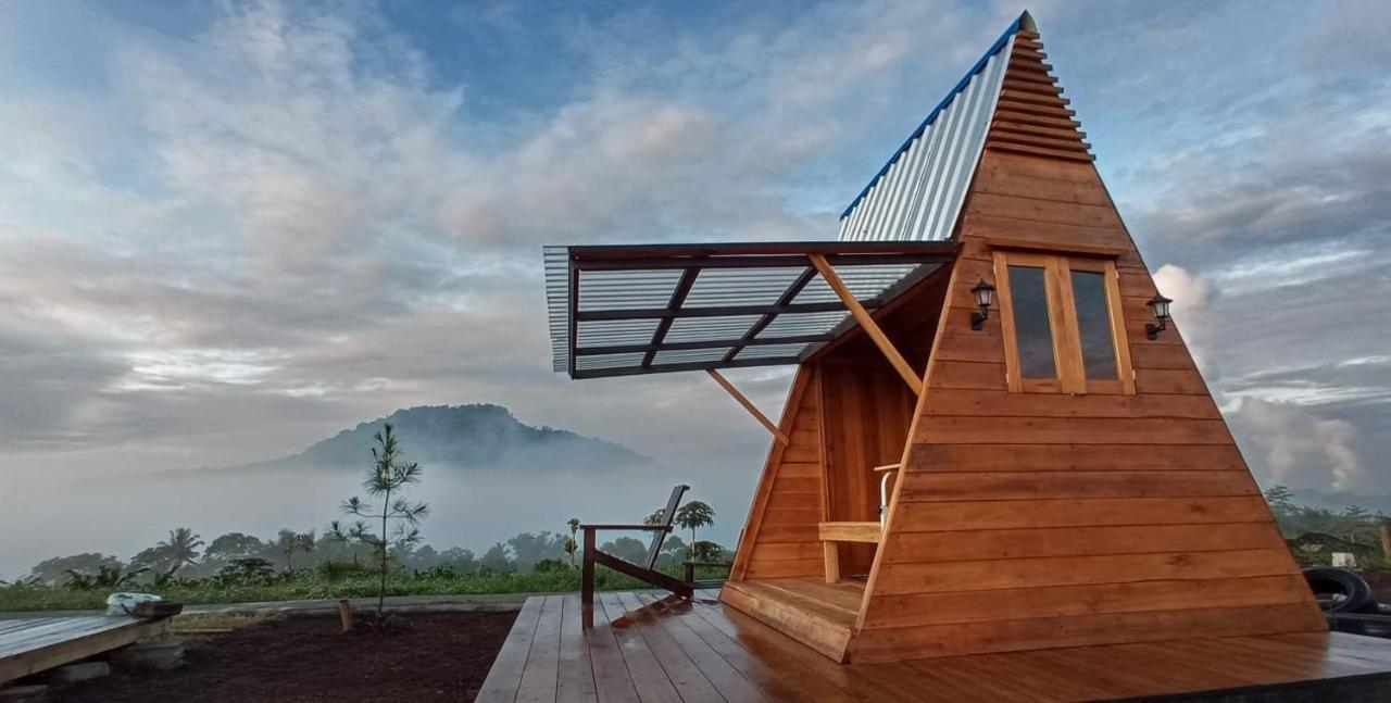 Отель Wawowow Tomohon Экстерьер фото