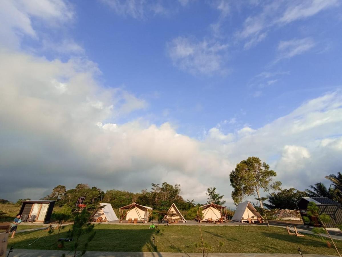Отель Wawowow Tomohon Экстерьер фото